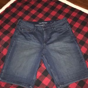 Women’s Bermuda shorts